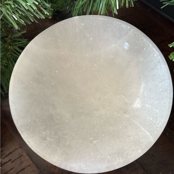 Elegant White Selenite Bowl - Picture 2 of 2